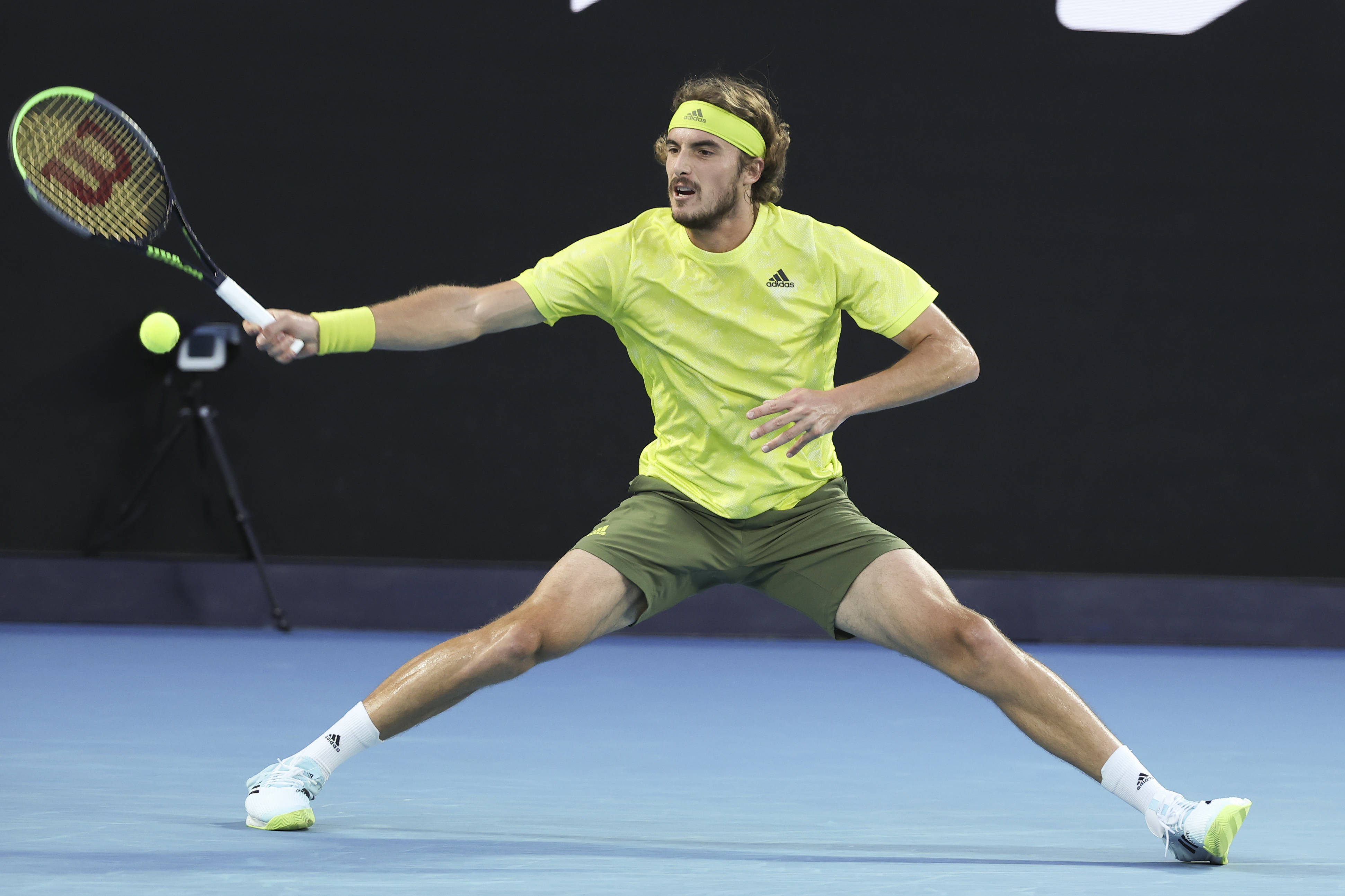 澳大利亚网球队鏖战美国网球队，西西帕斯制霸全场