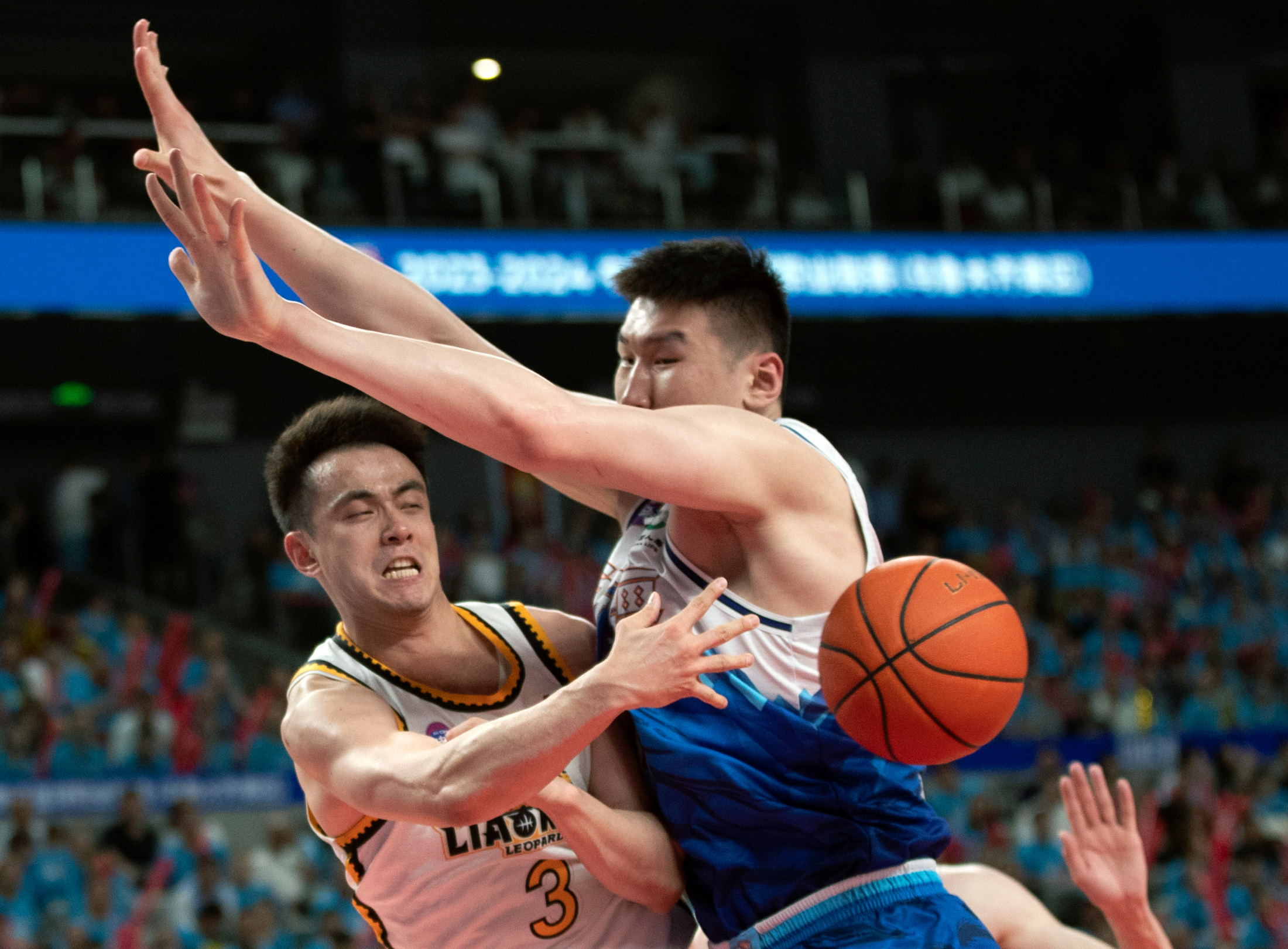 IM体育动画直播通道-北京队完胜独行侠，赵继伟点燃赛场