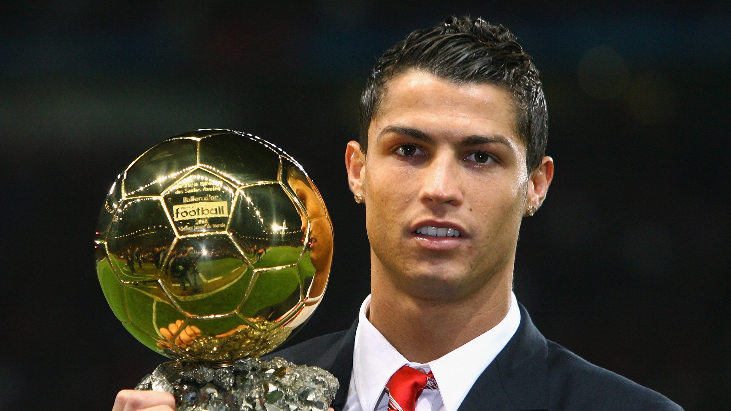 IM体育官方平台-格列兹曼，攻防转换的魂，曼城如何用唯一核心提前终结皇马悬念